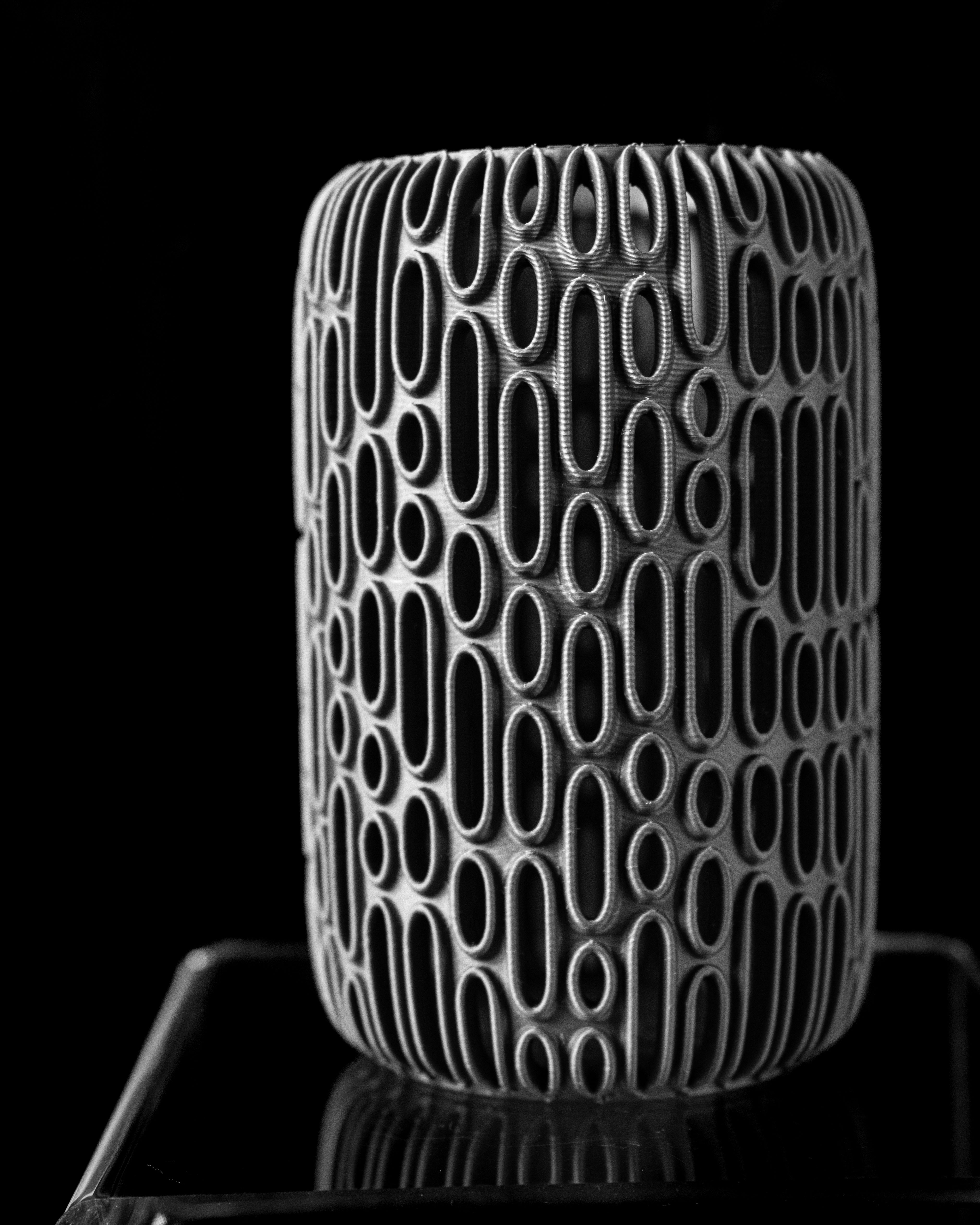 Breach Flower Vase – Durchbrochene Moderne Blumenpracht