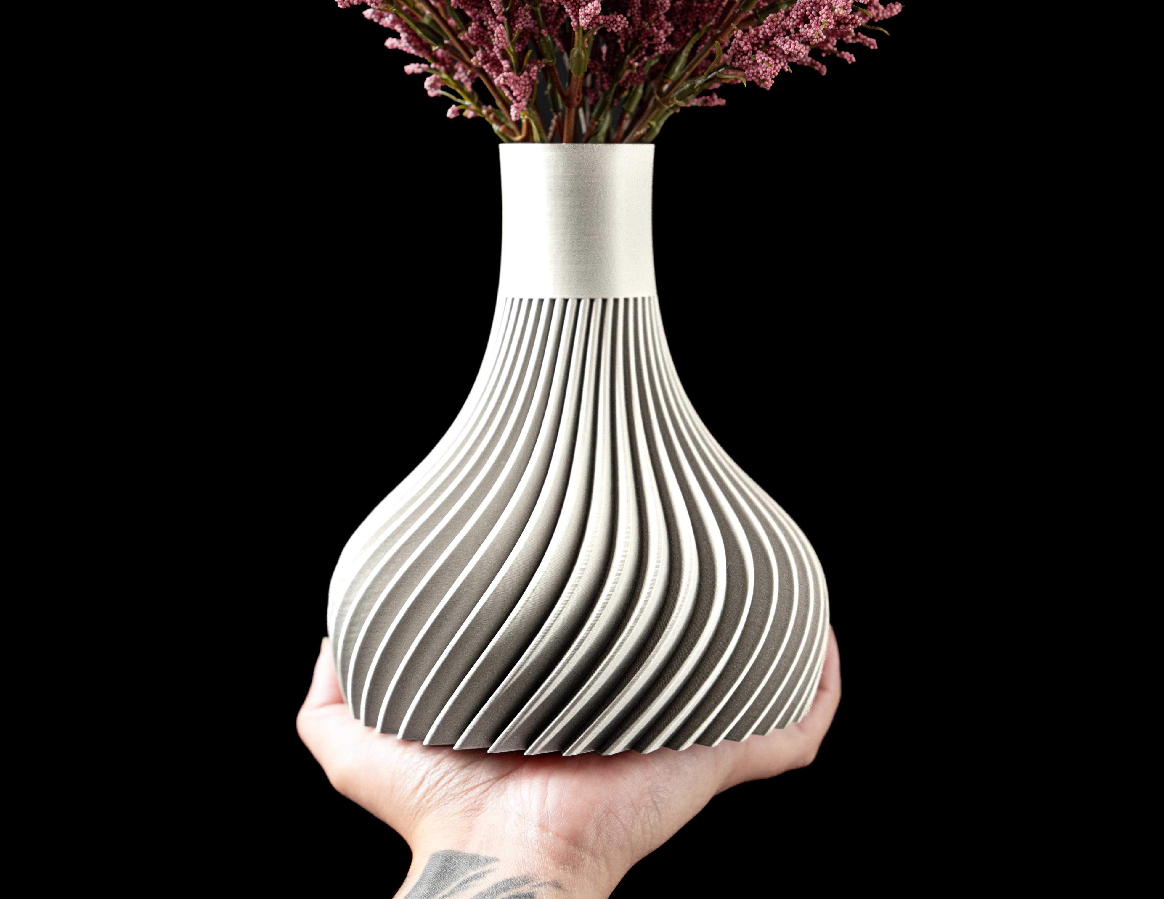 Ridged Flower Vase – Gekerbte Moderne Blumenpracht