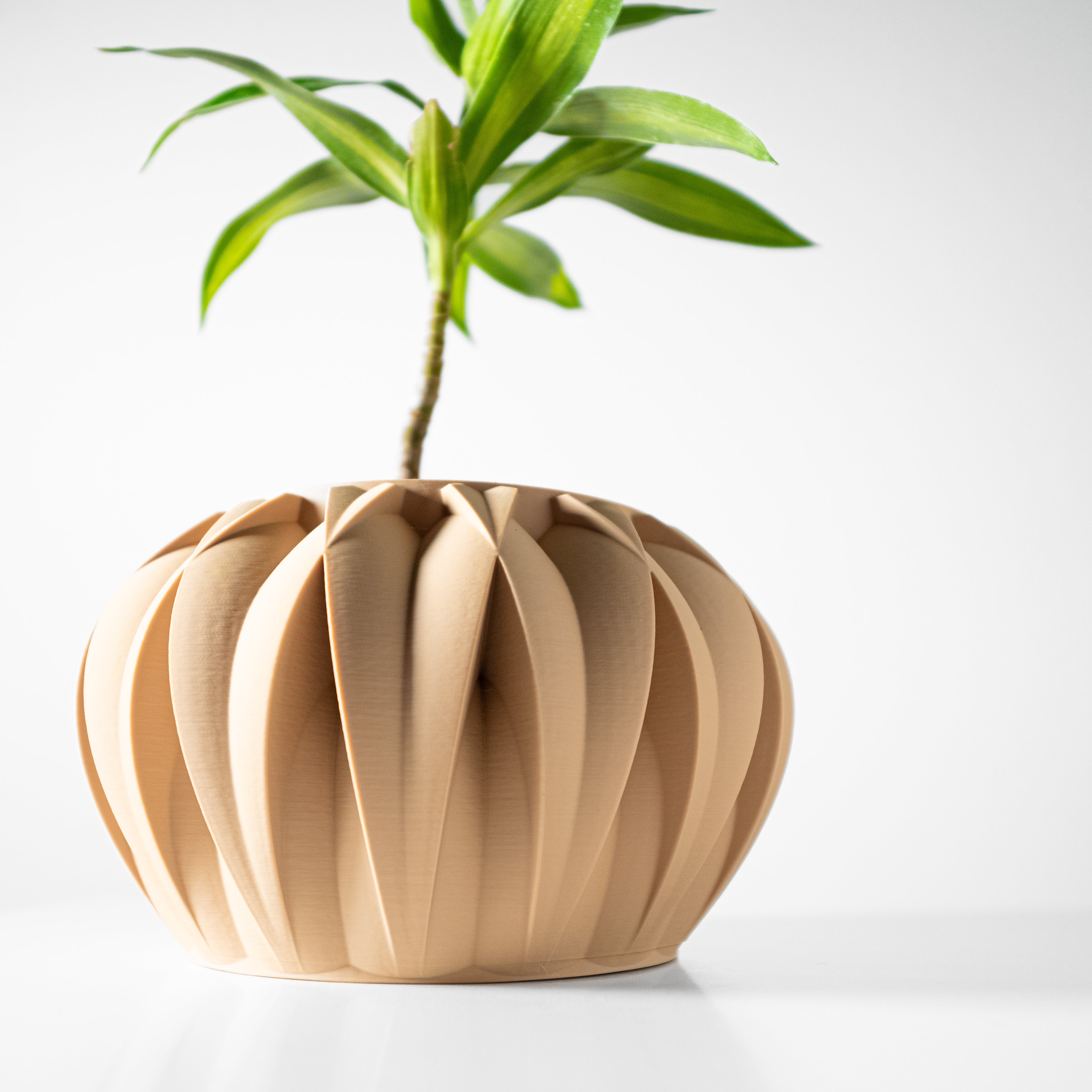 Halden Planter Vase mit Ablauf – Bodenständige Pflanzdekoration