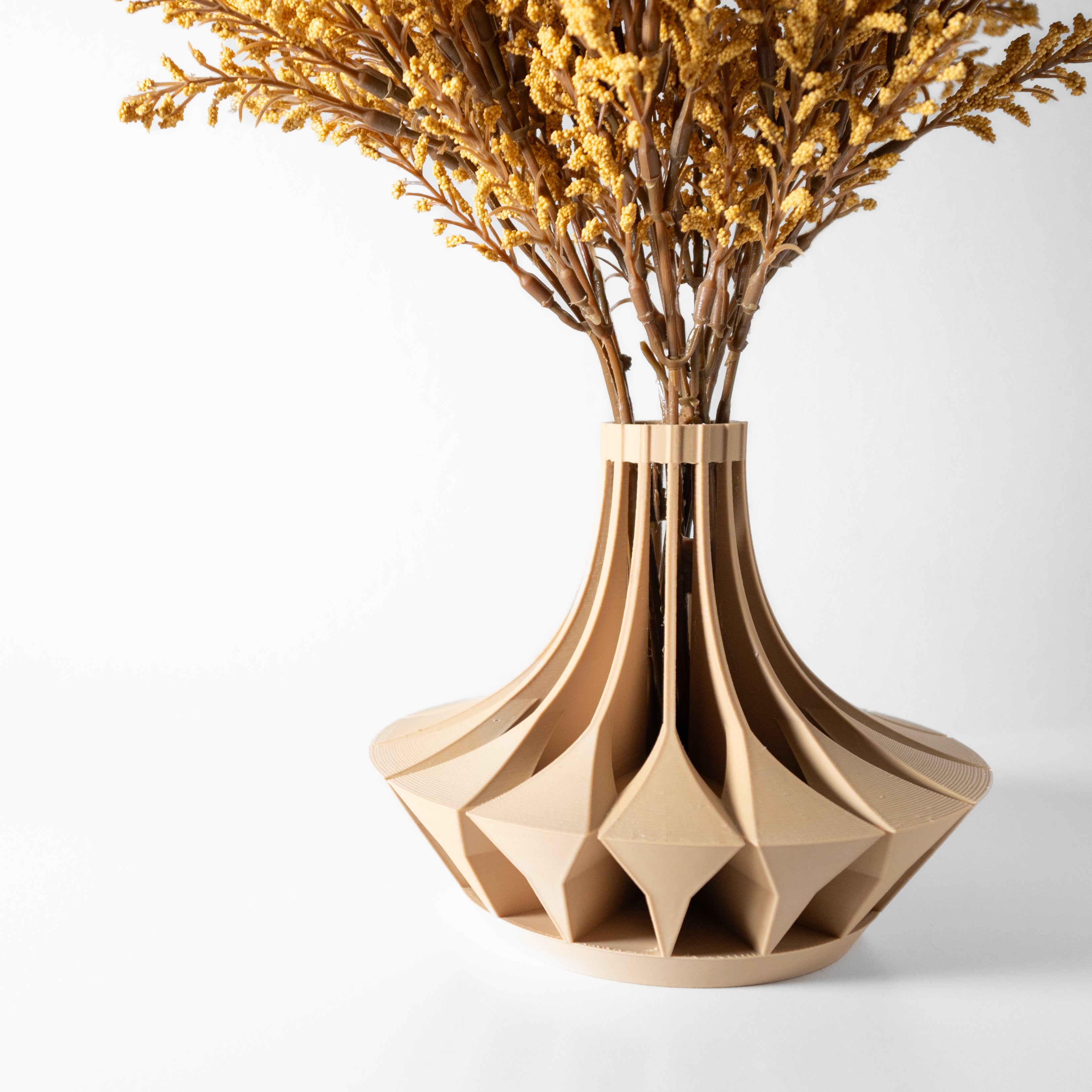Savi Short Vase – Zierliche Moderne Blumenpracht