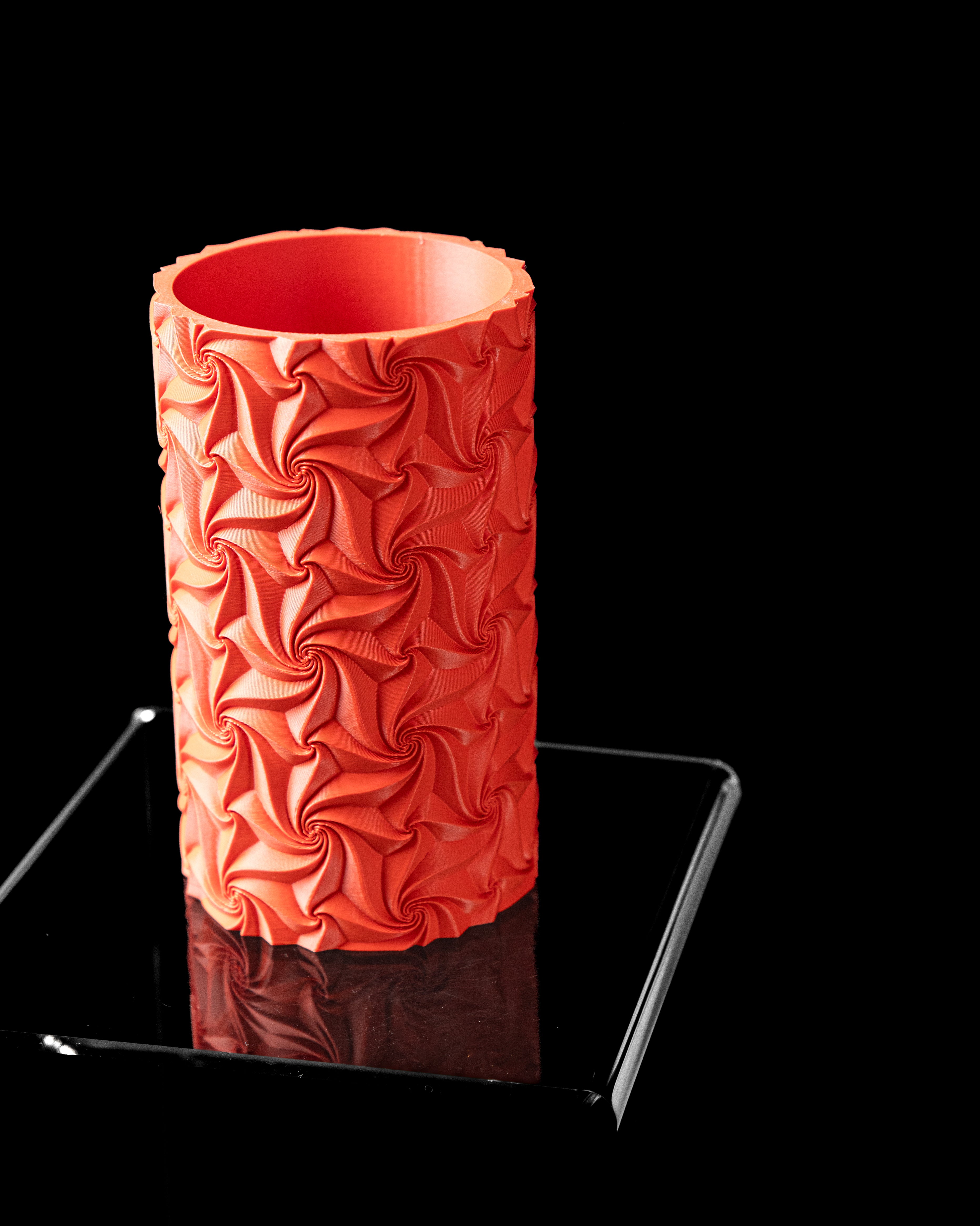 Swirl Flower Vase – Wirbelnde Moderne Blumenpracht