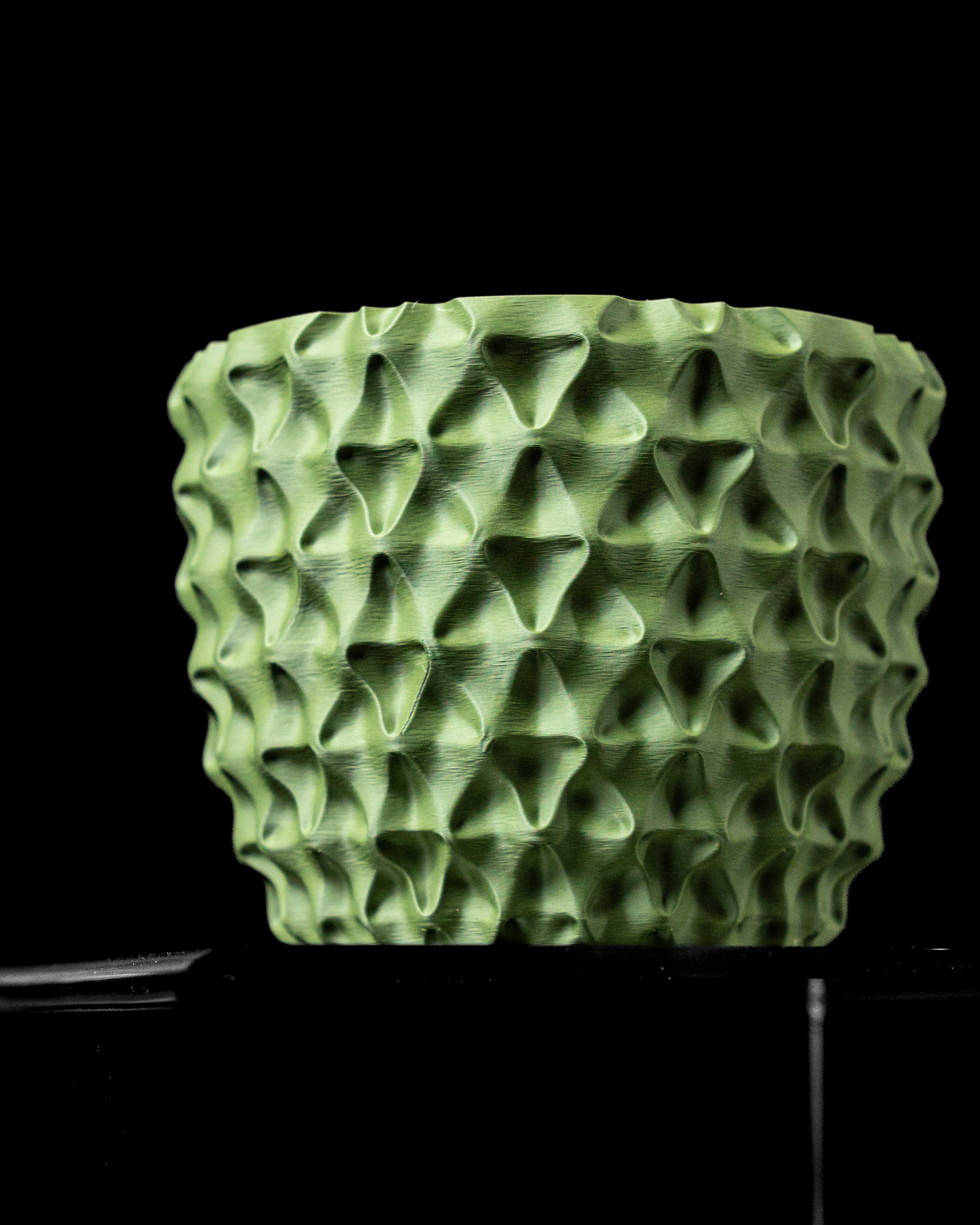 Tri-Wave Planter Vase – Dreifach-Wellige Dekoration