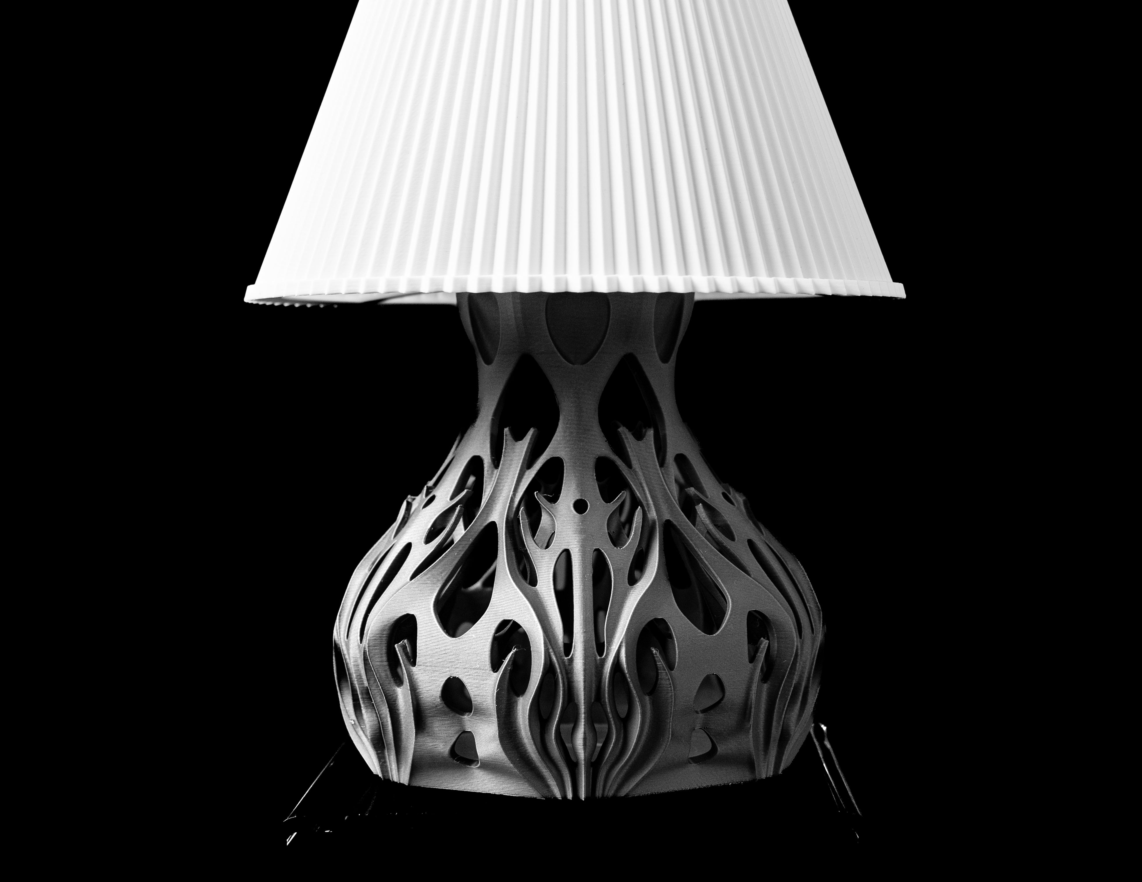 Flutter Table Lamp 02 – Flatternde Moderne Beleuchtung