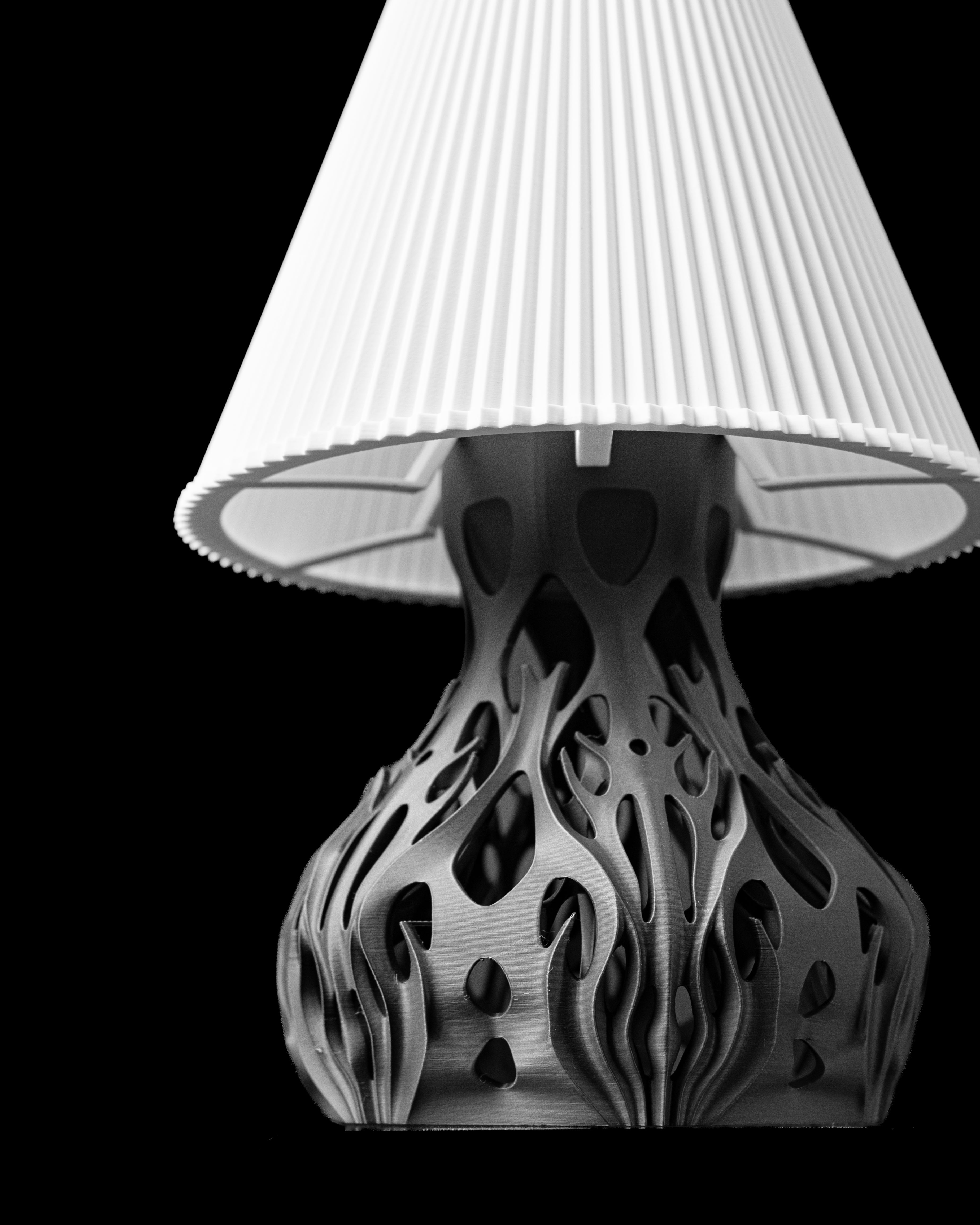 Flutter Table Lamp 02 – Flatternde Moderne Beleuchtung
