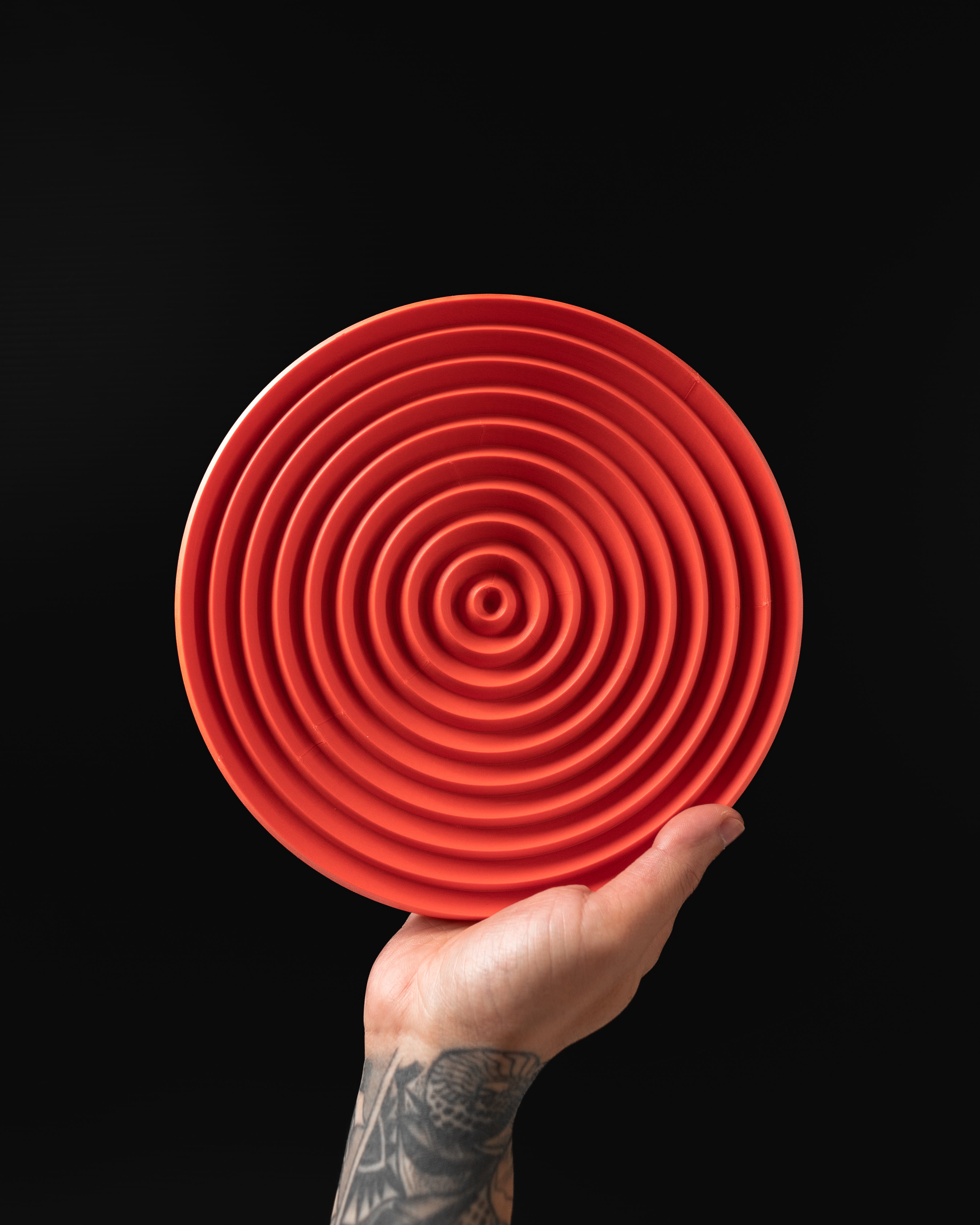 Wave Tray mit Behälter – Dynamische Aufbewahrung