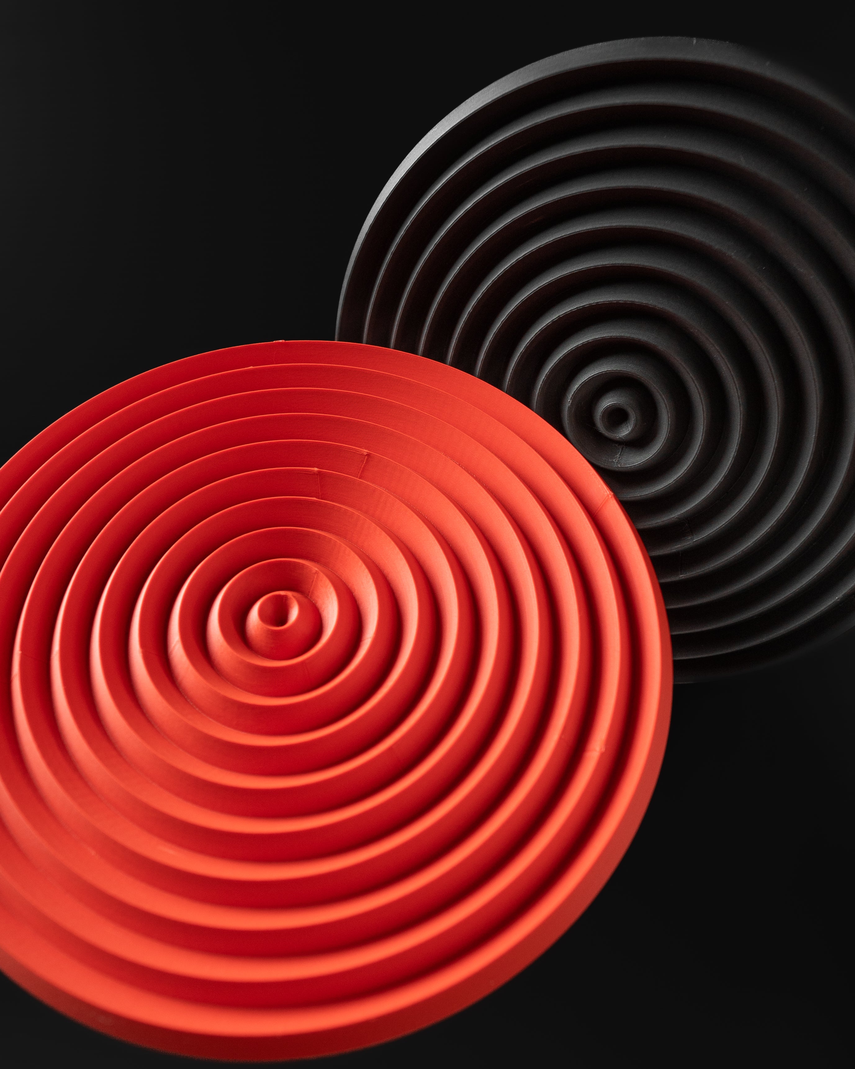 Wave Tray mit Behälter – Dynamische Aufbewahrung