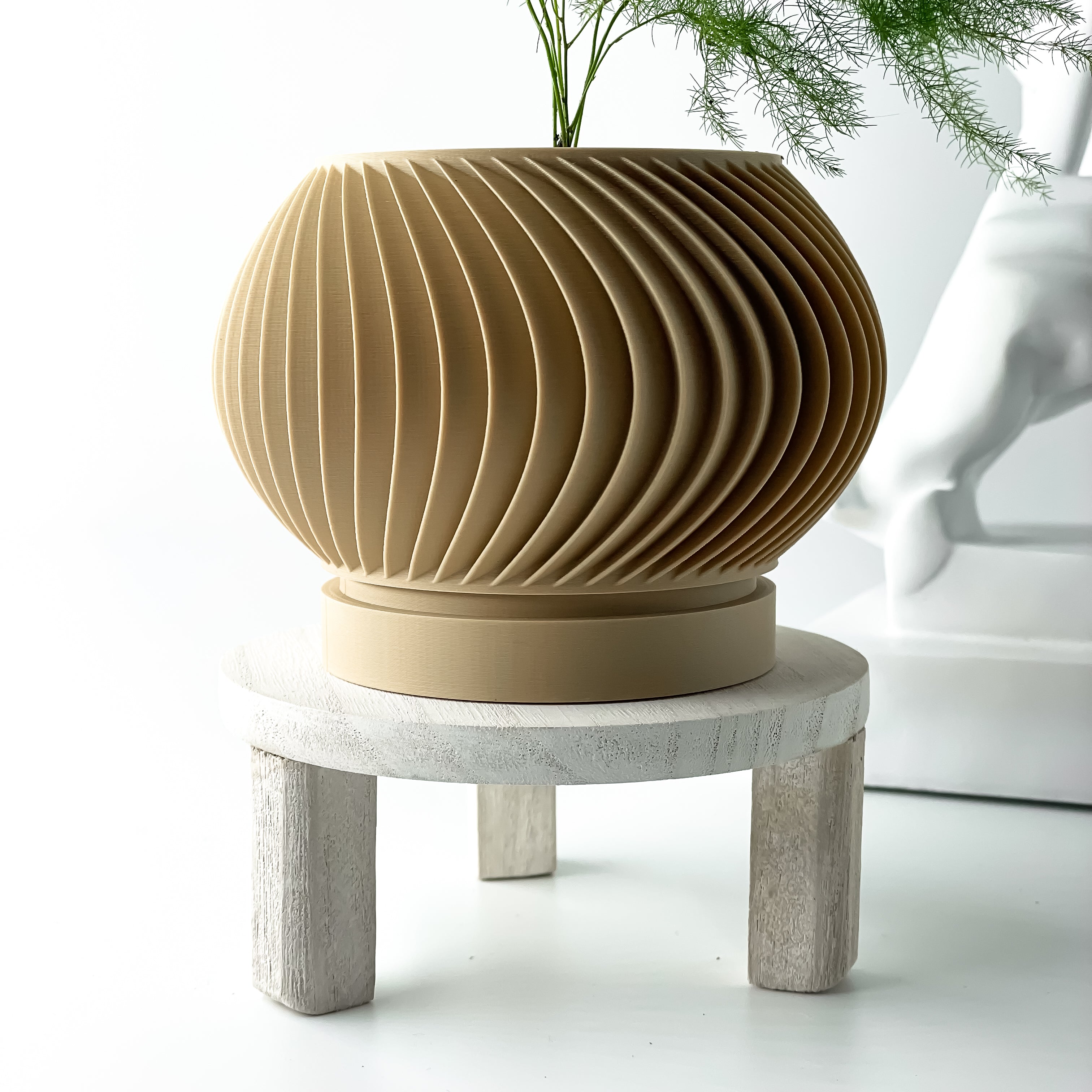 Caleth Planter Vase mit Ablauf – Elegante Pflanzdekoration