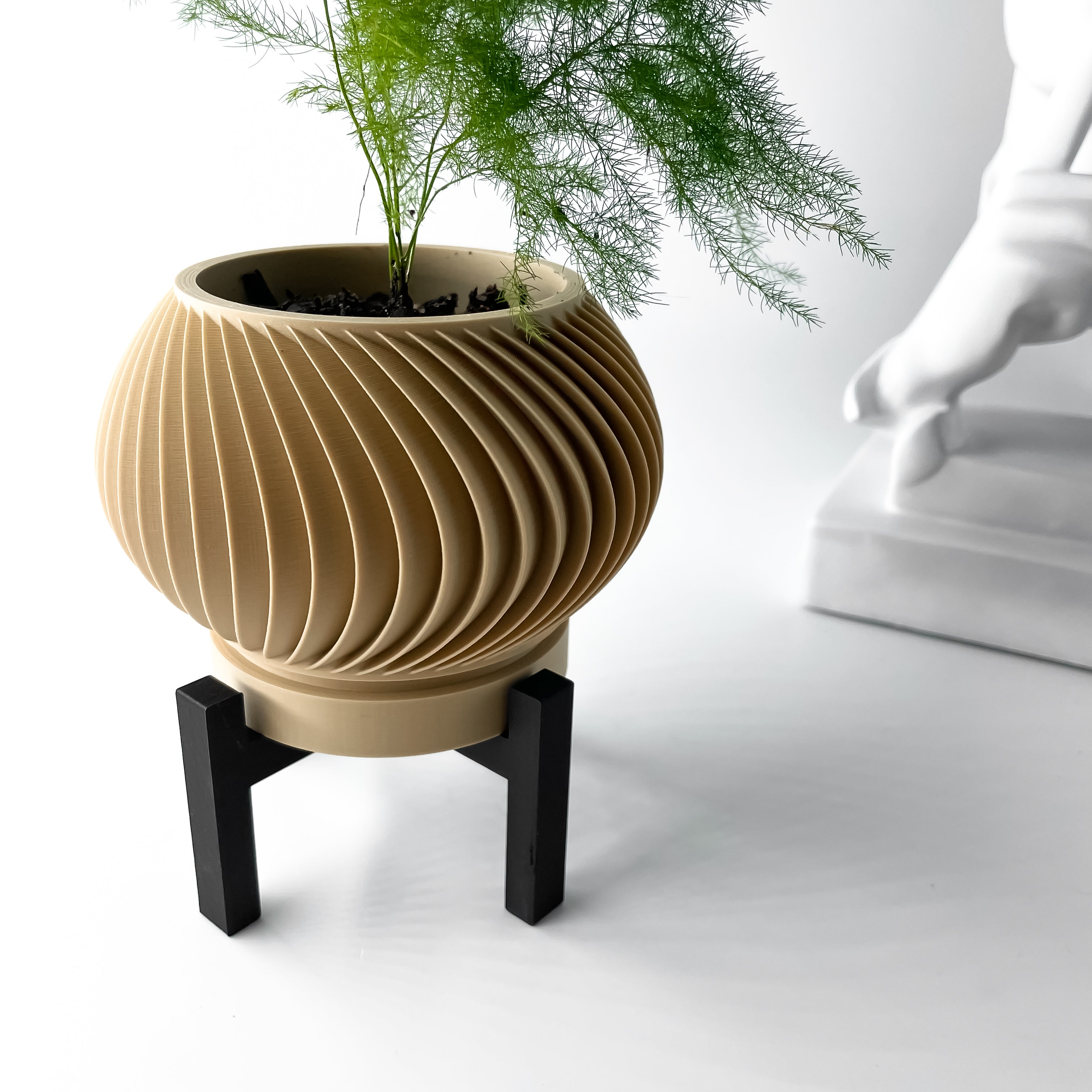 Caleth Planter Vase mit Ablauf – Elegante Pflanzdekoration