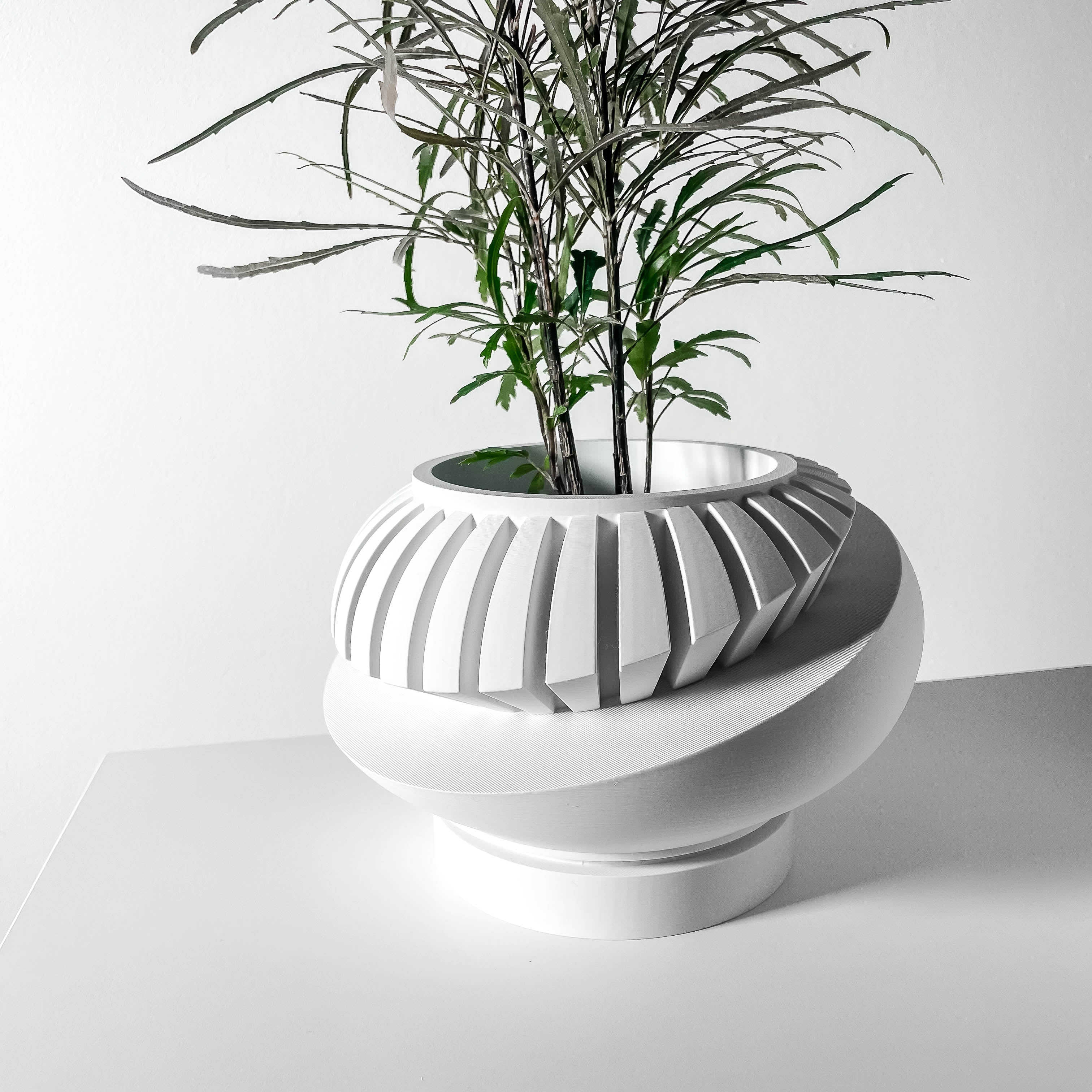 Luxar Planter Vase mit Ablauf – Luxuriöse Pflanzdekoration