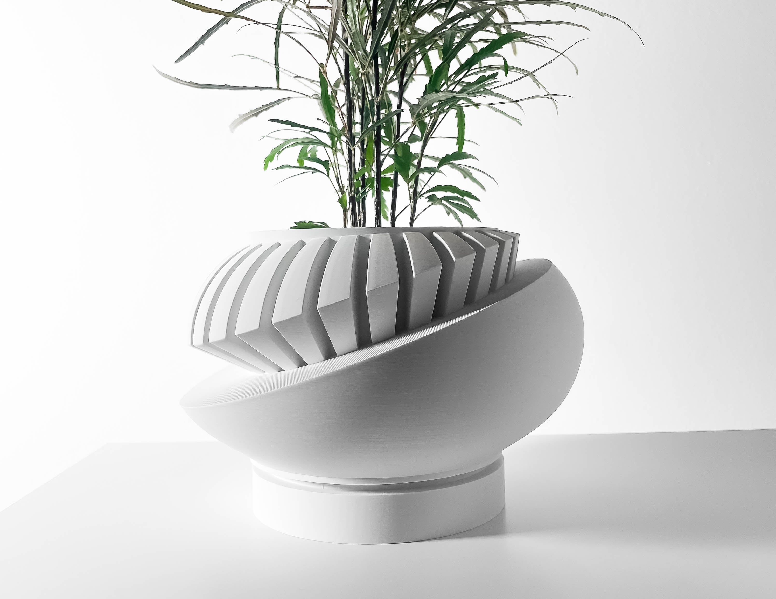 Luxar Planter Vase mit Ablauf – Luxuriöse Pflanzdekoration