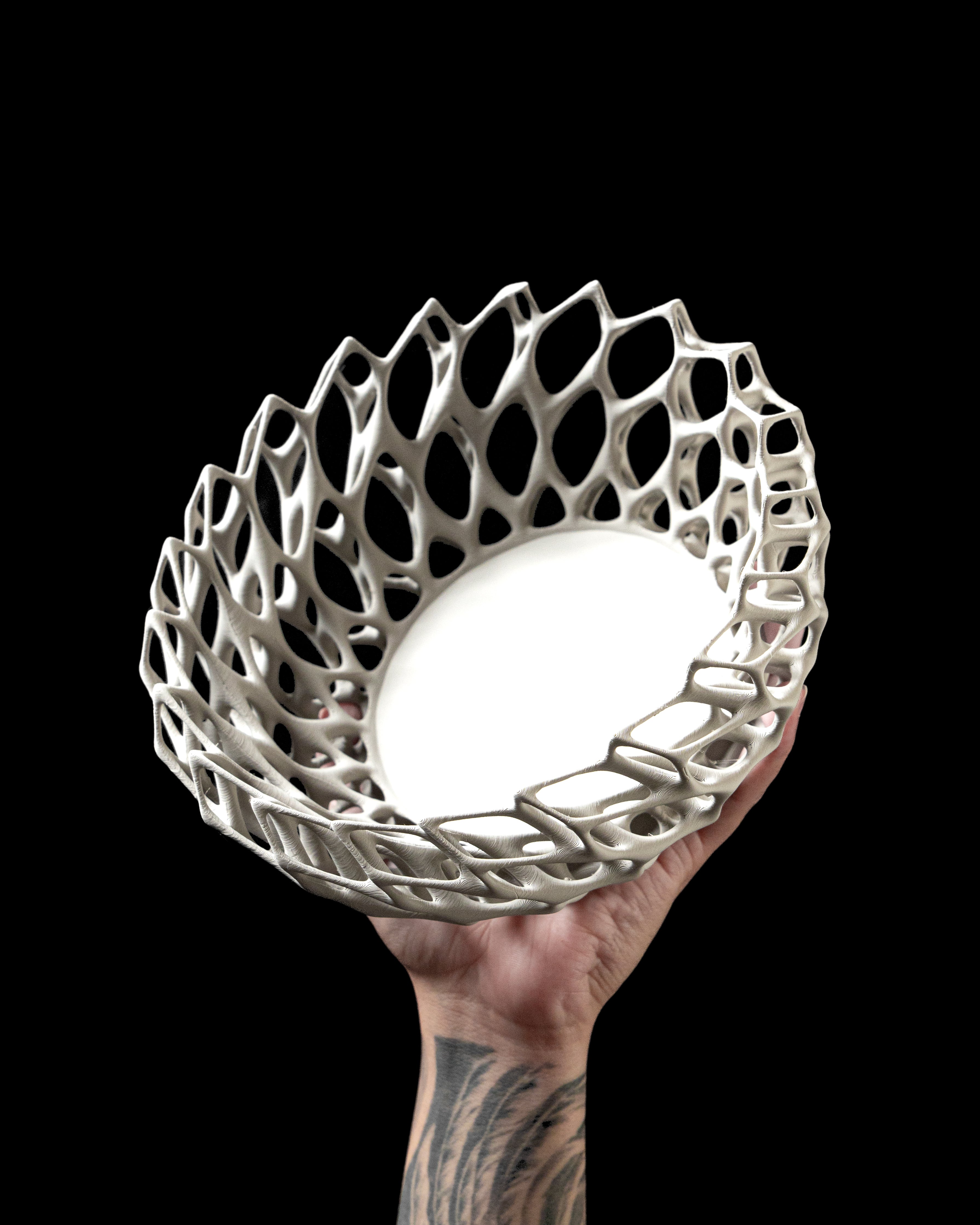 Twisted Catch-all Bowl – Verzierte Moderne Aufbewahrung