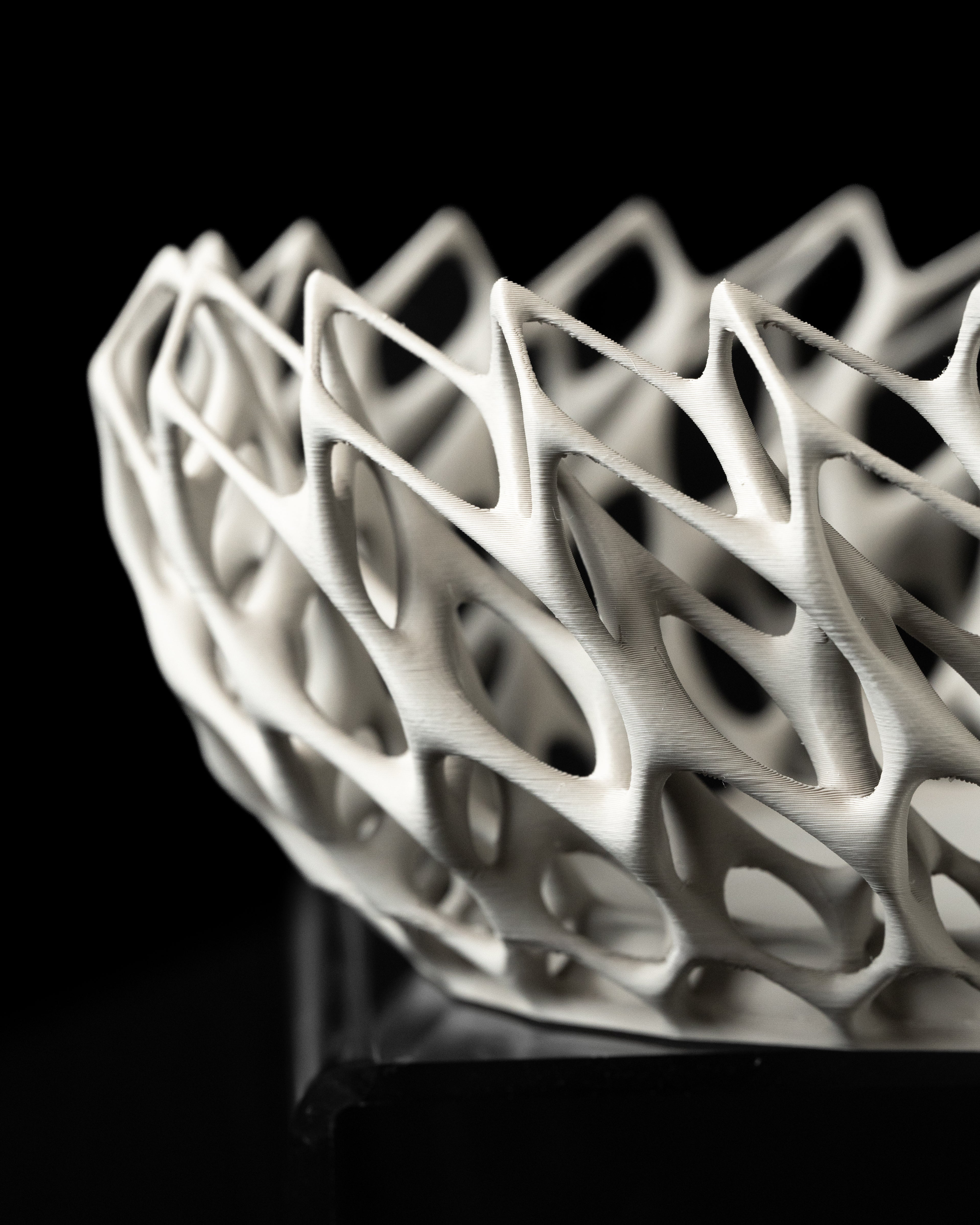 Twisted Catch-all Bowl – Verzierte Moderne Aufbewahrung