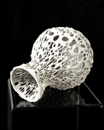 Spotted Flower Vase – Gefleckte Moderne Blumenpracht