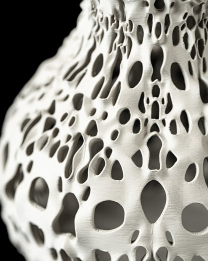 Spotted Flower Vase – Gefleckte Moderne Blumenpracht