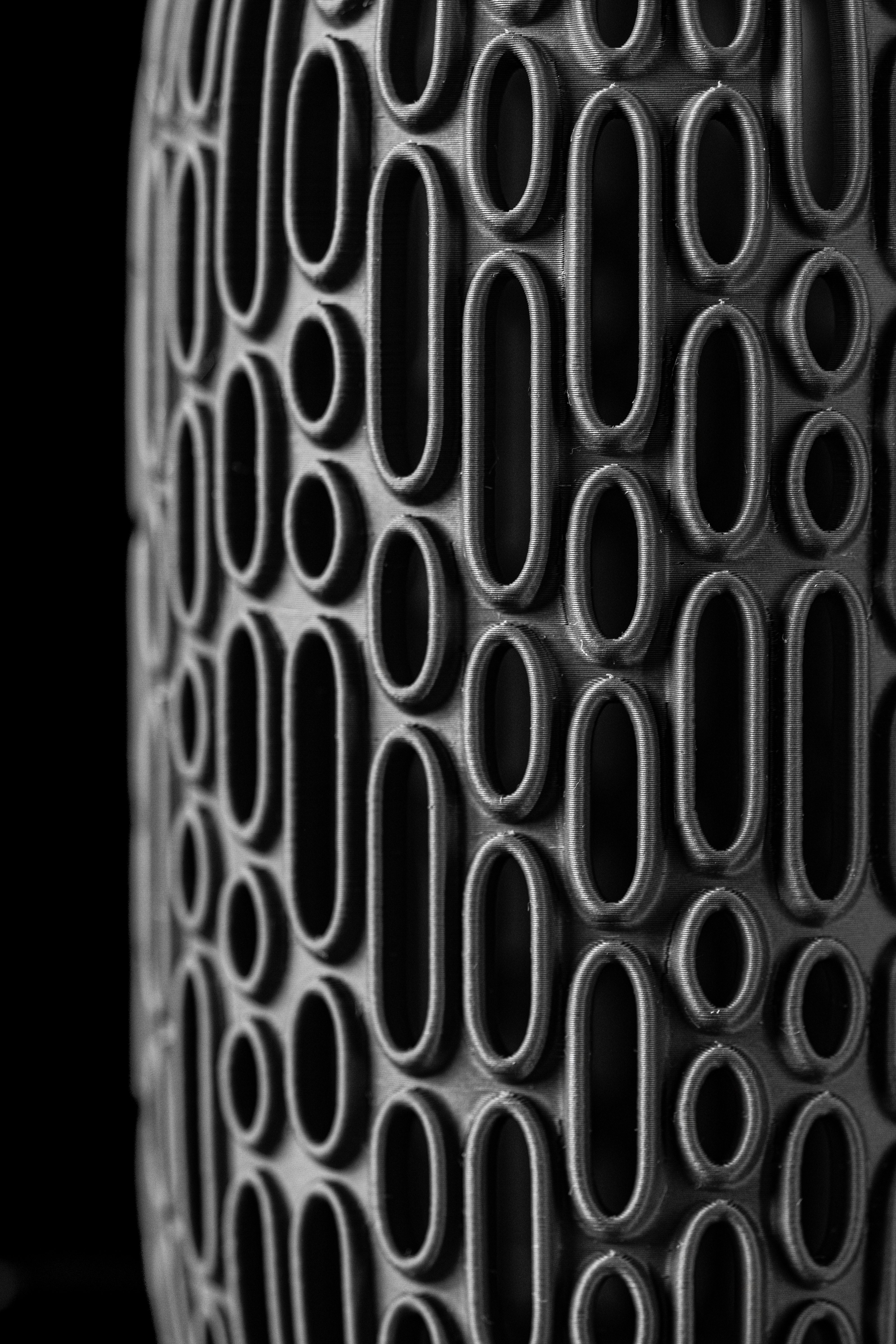 Breach Flower Vase – Durchbrochene Moderne Blumenpracht