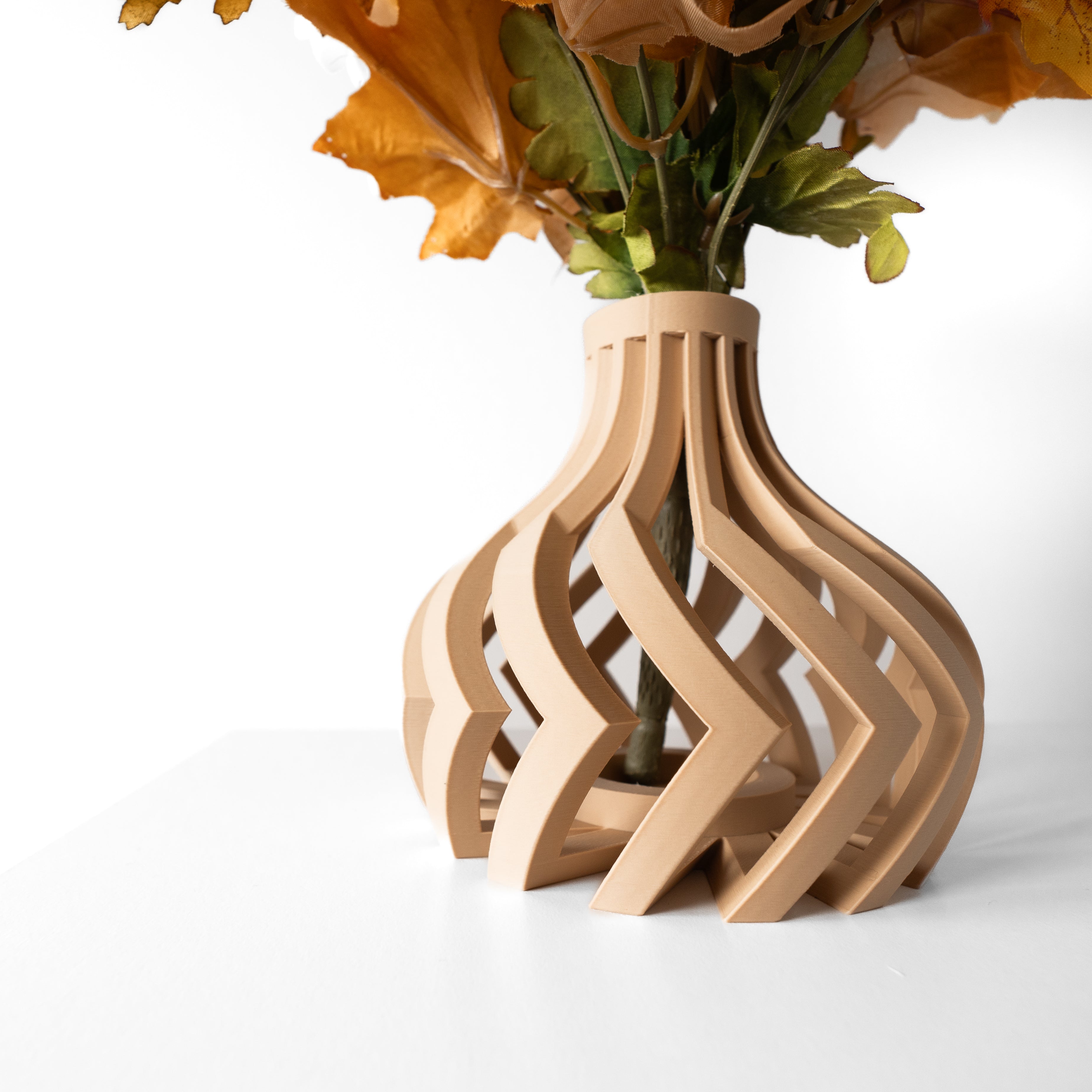 Lovi Short Vase – Zarte Moderne Blumenpracht