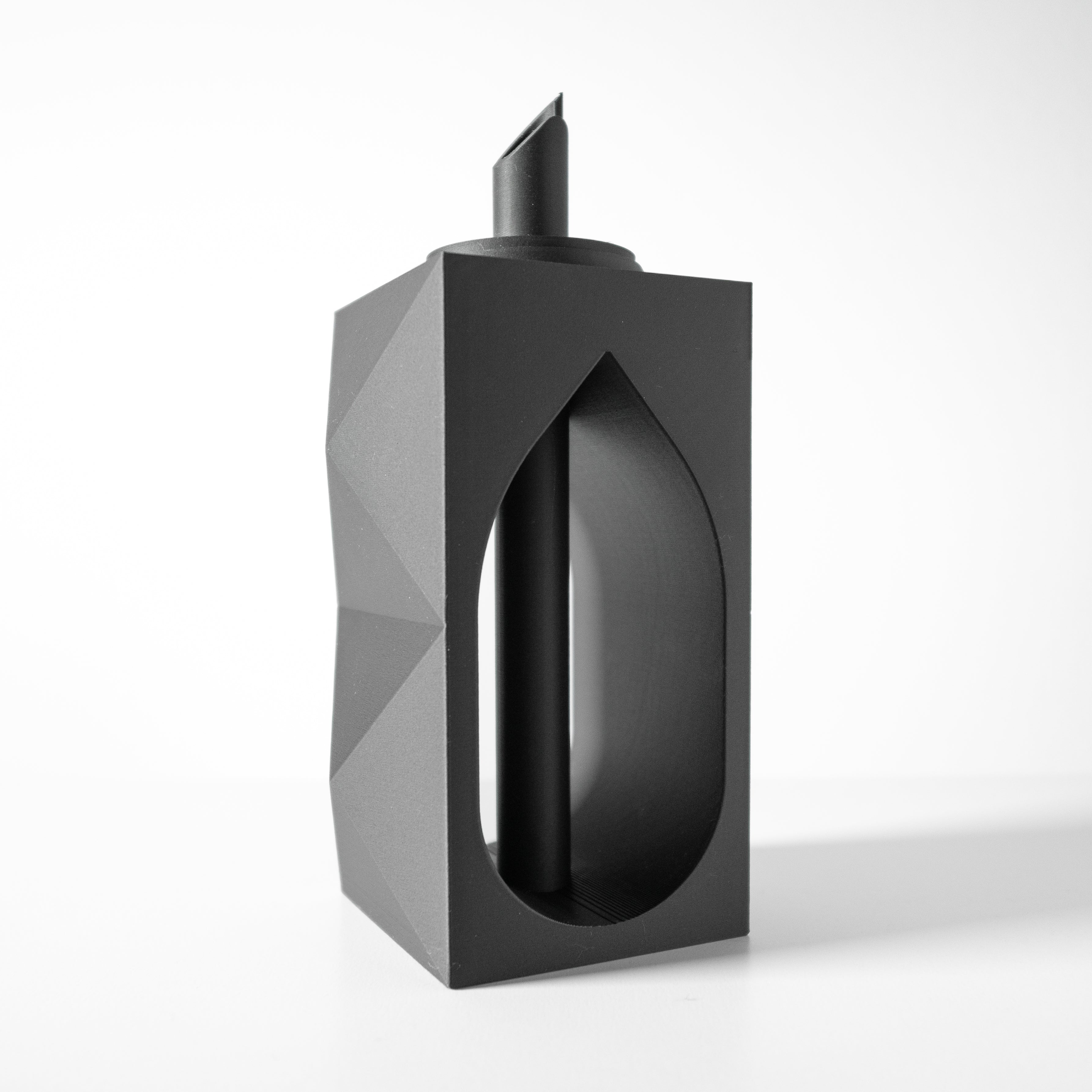 Lati Vase – Leichte Moderne Blumenpracht