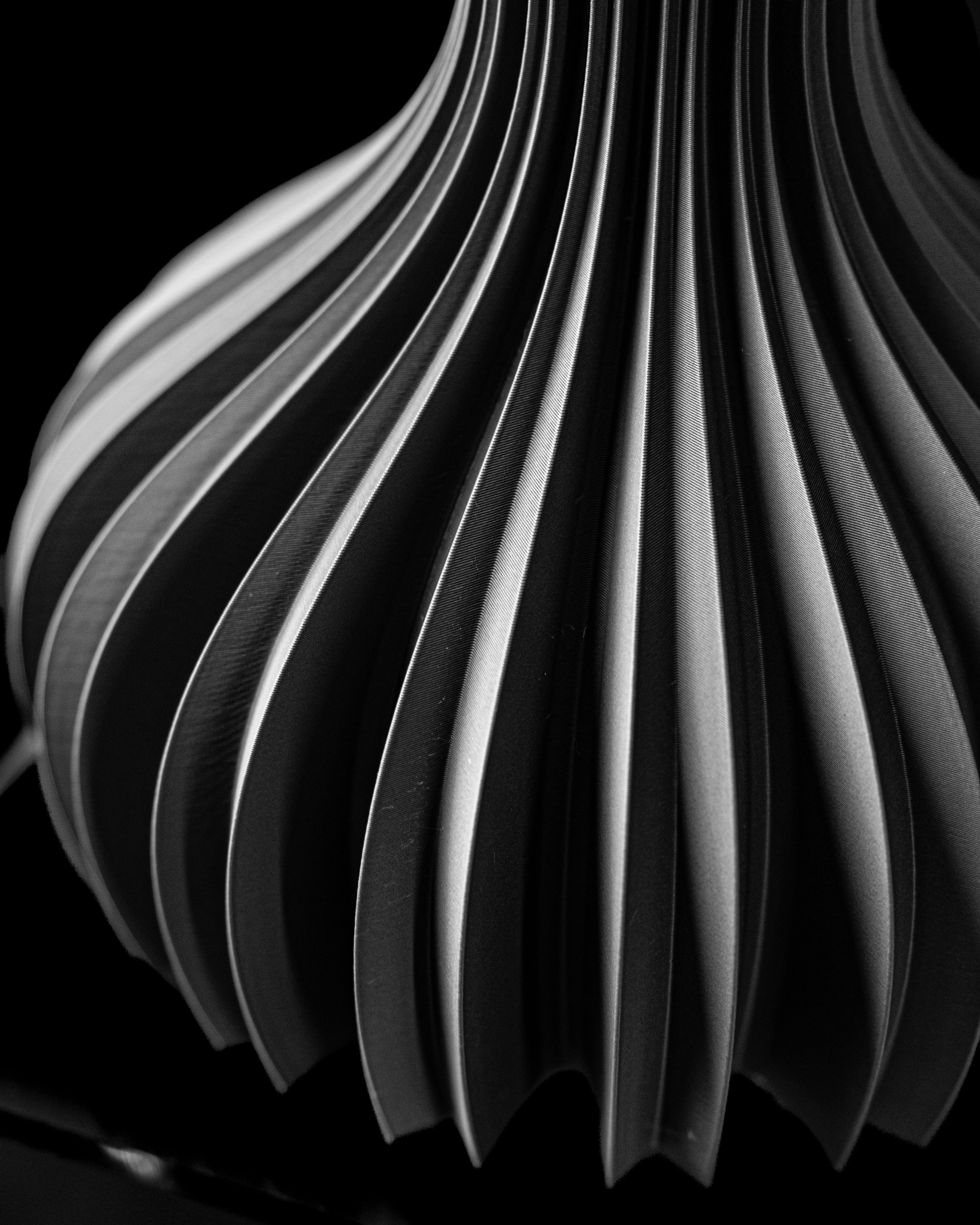 Dove Flower Vase – Friedliche Moderne Blumenpracht