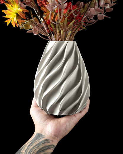 Twisted Flower Vase – Verzierte Moderne Blumenpracht