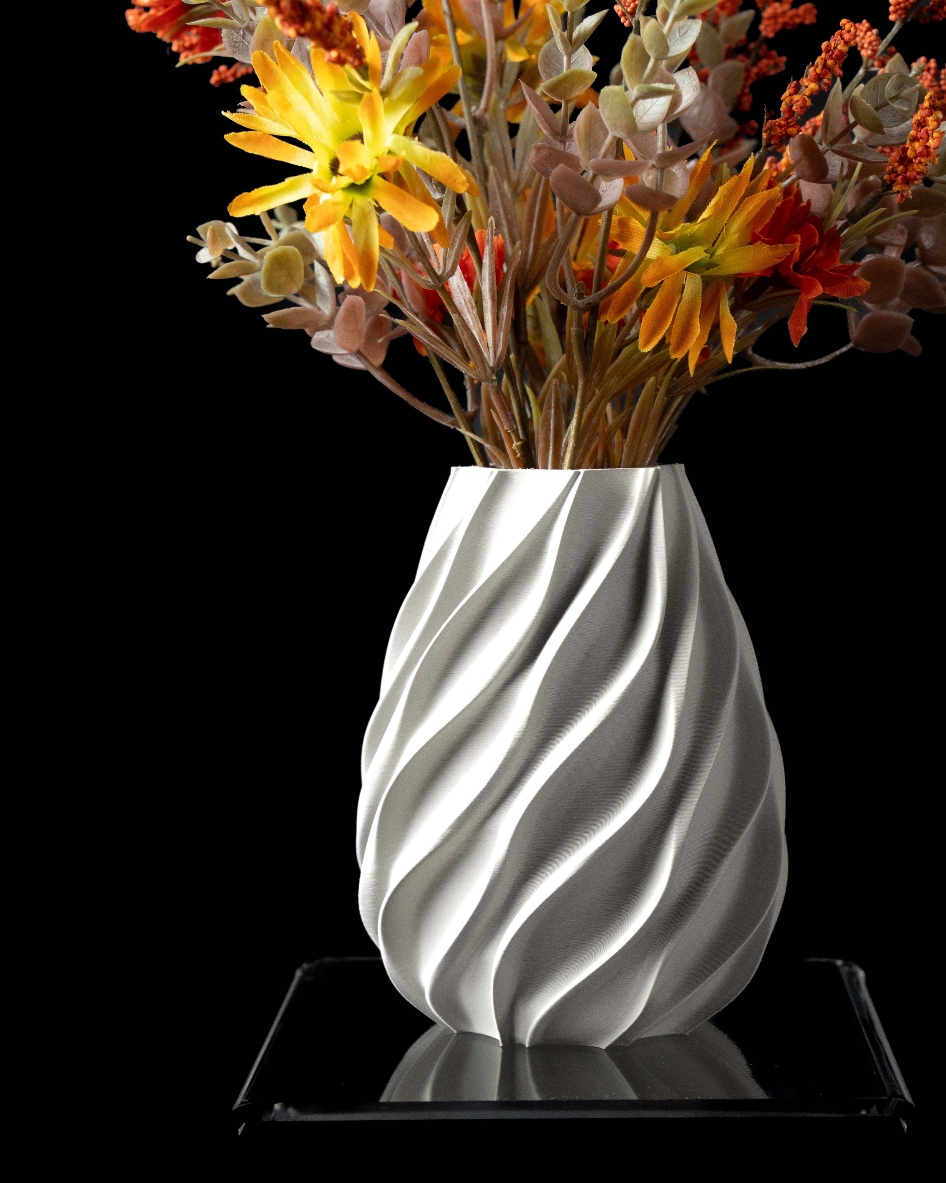 Twisted Flower Vase – Verzierte Moderne Blumenpracht