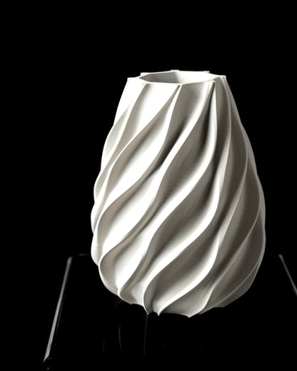 Twisted Flower Vase – Verzierte Moderne Blumenpracht