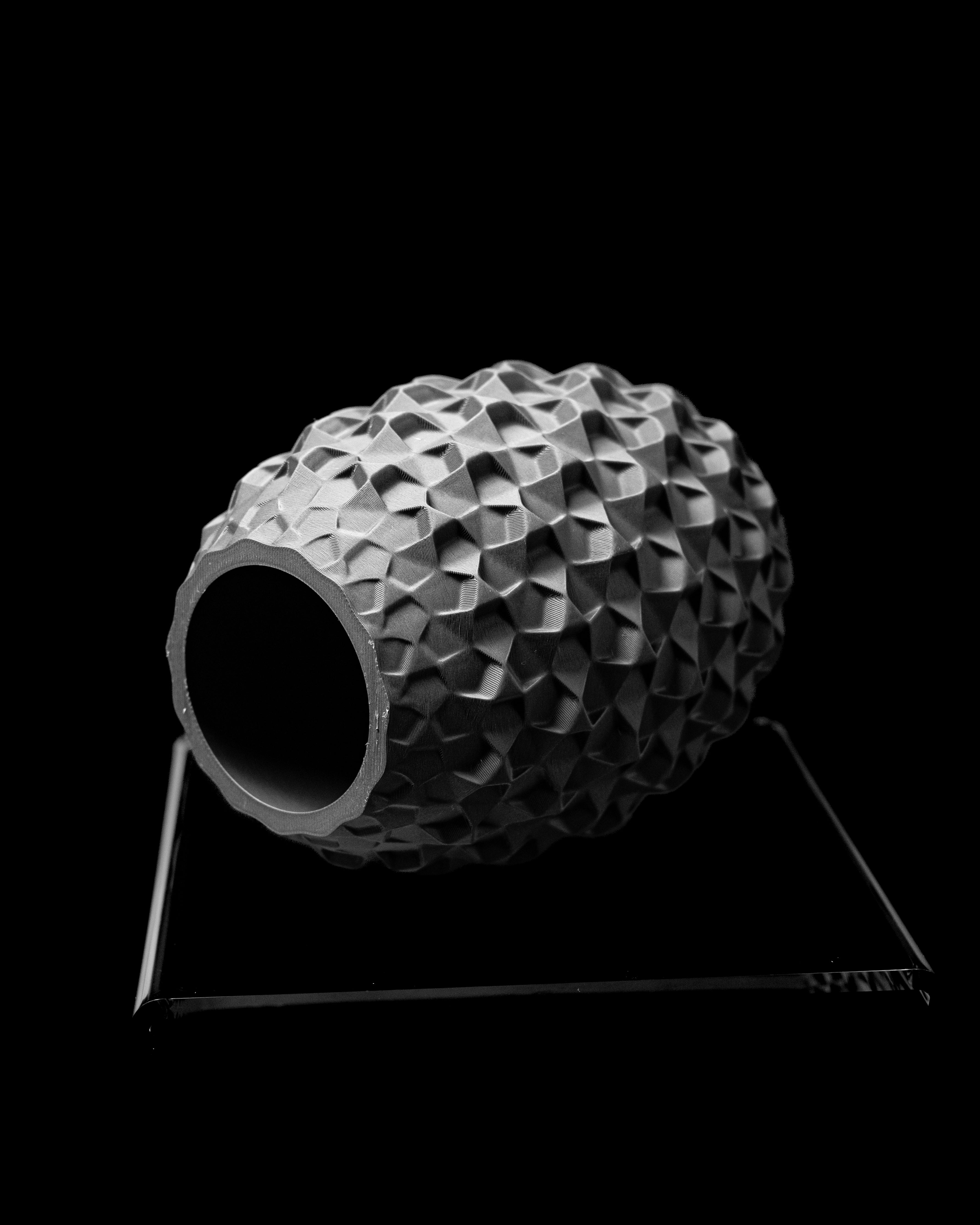 Cobble Flower Vase – Steinige Moderne Blumenpracht