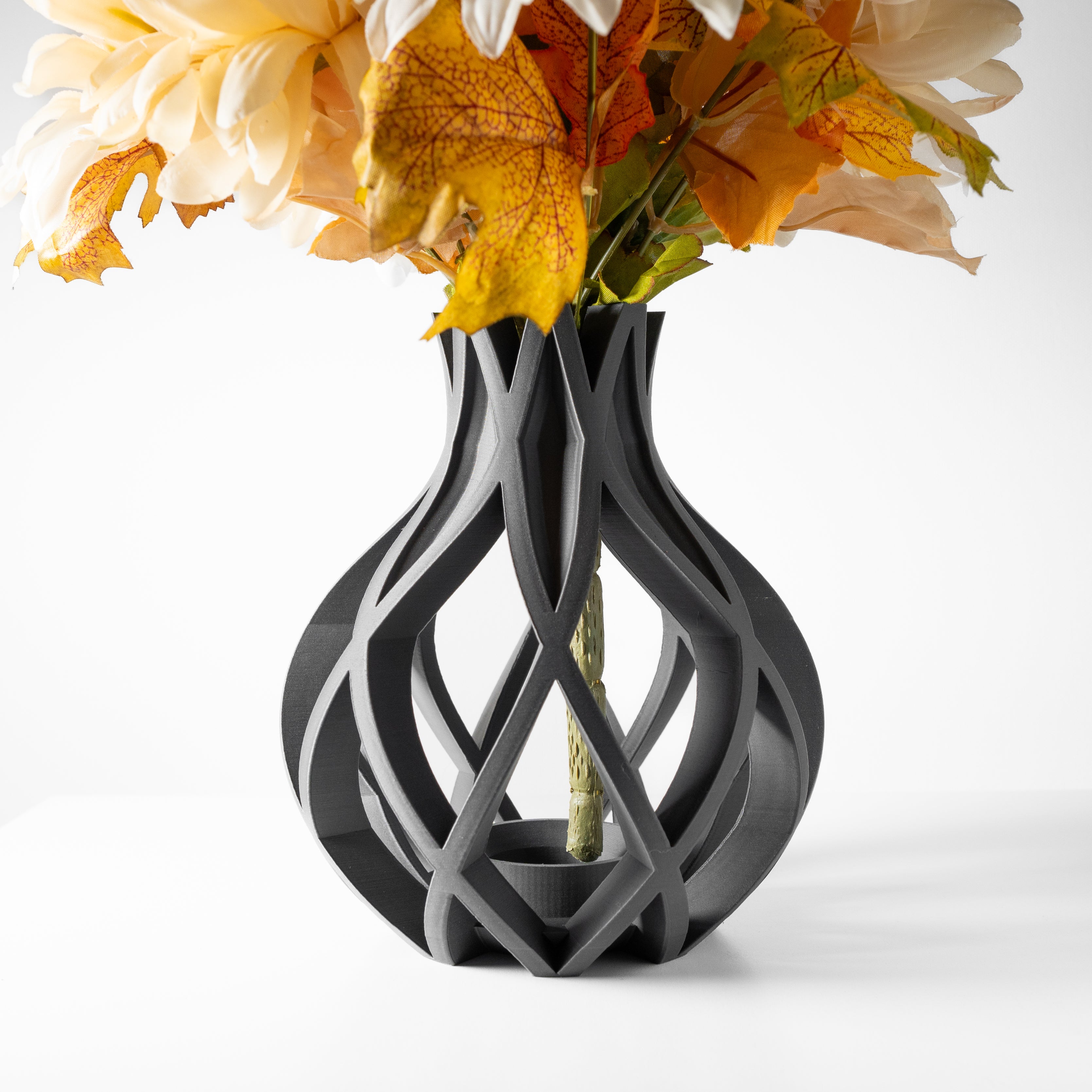 Oukan Vase – Exotische Moderne Blumenpracht