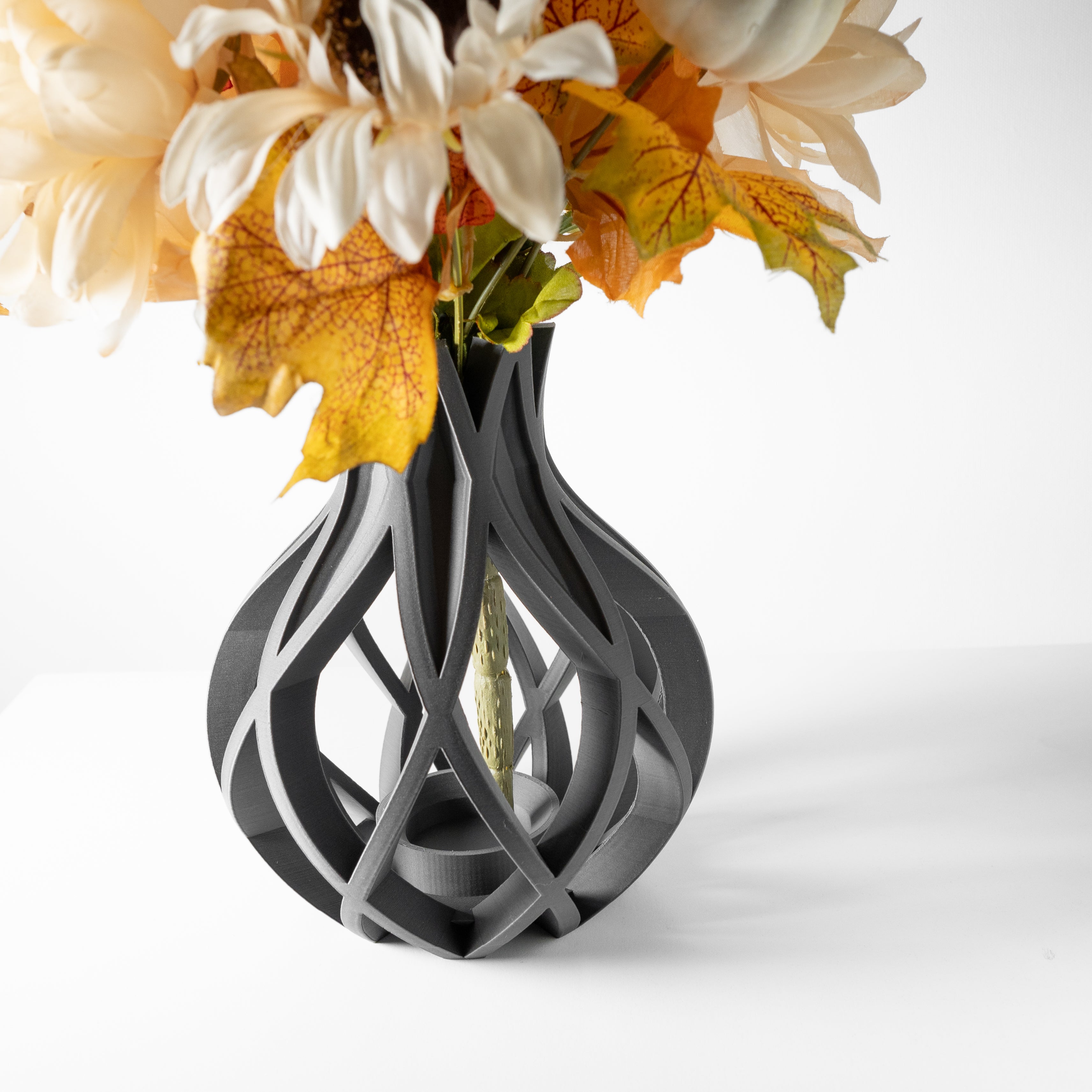Oukan Vase – Exotische Moderne Blumenpracht