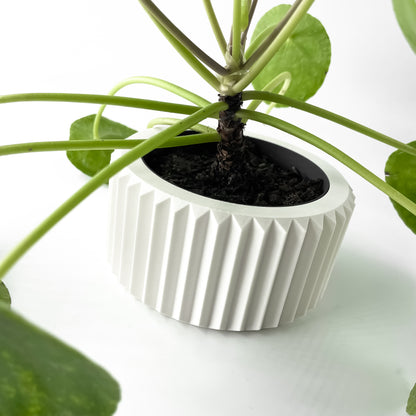 Rilas Planter Vase mit Ablauf – Ruhige Pflanzdekoration