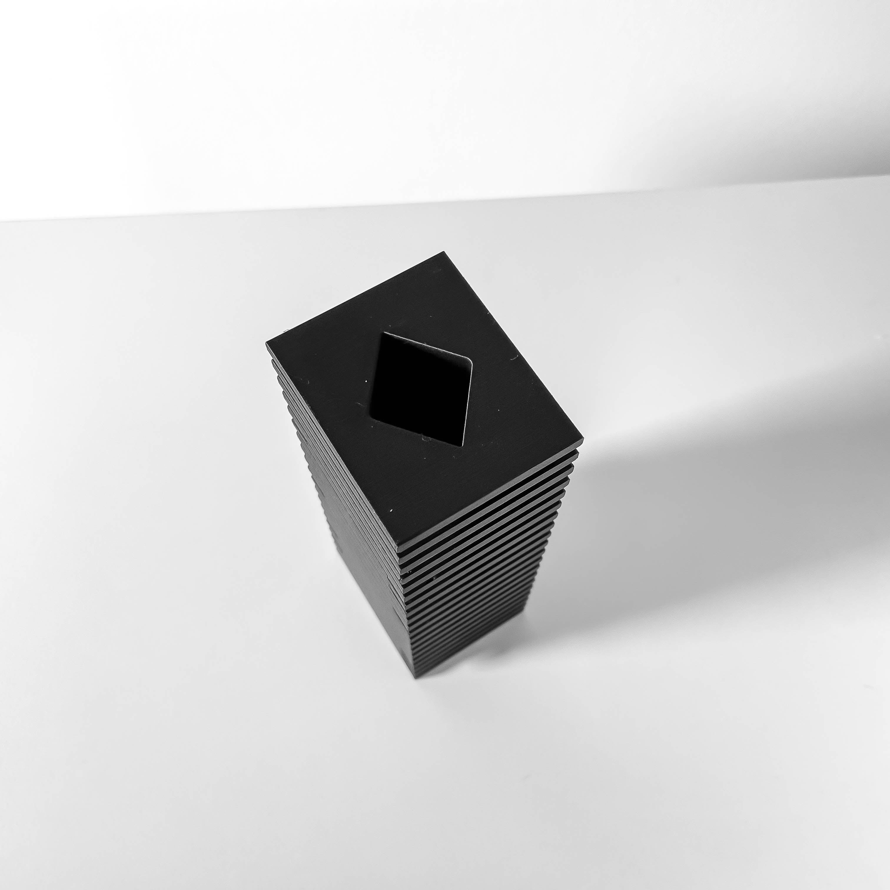 Nado Vase – Fließende Moderne Blumenpracht