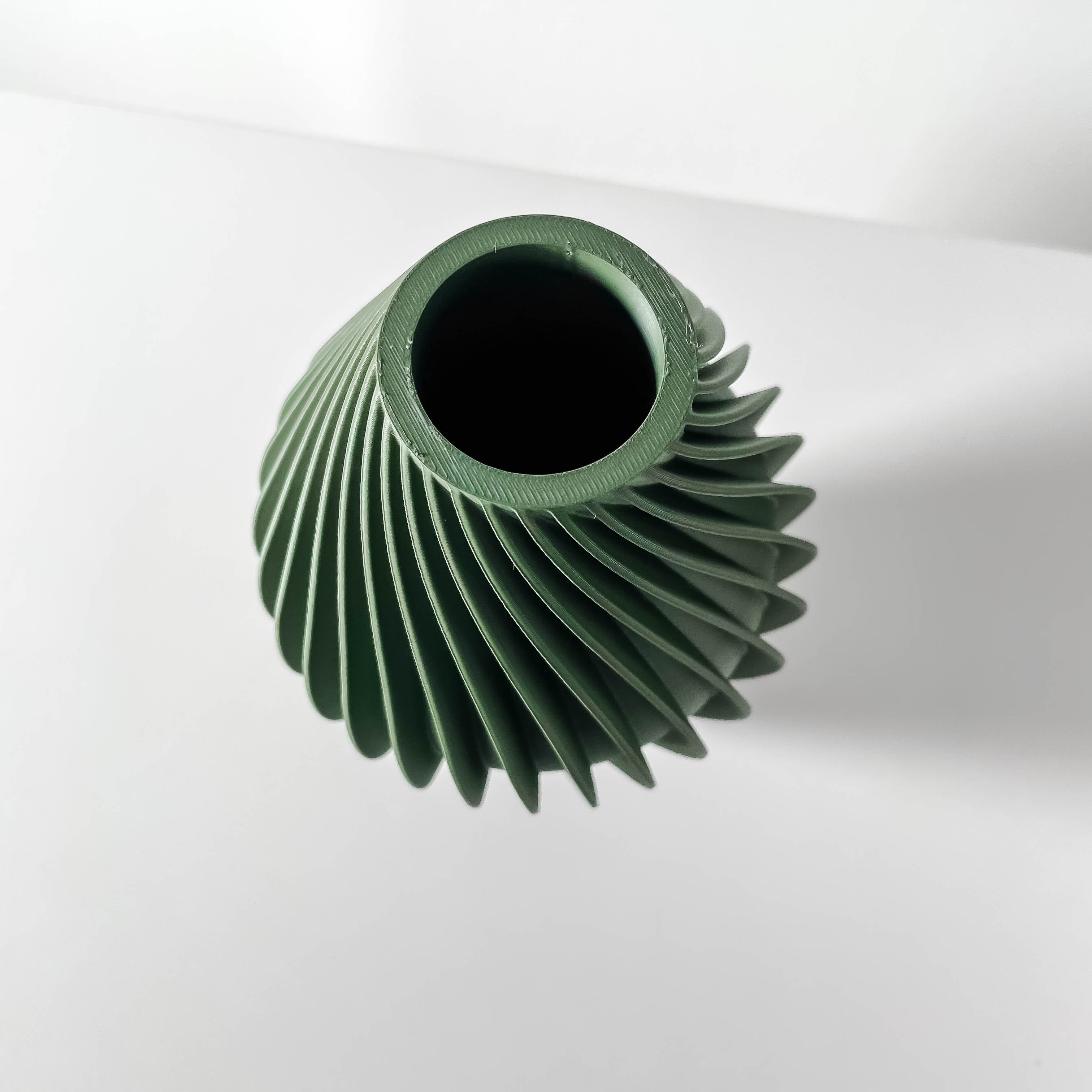 Vati Vase – Wärmende Moderne Blumenpracht