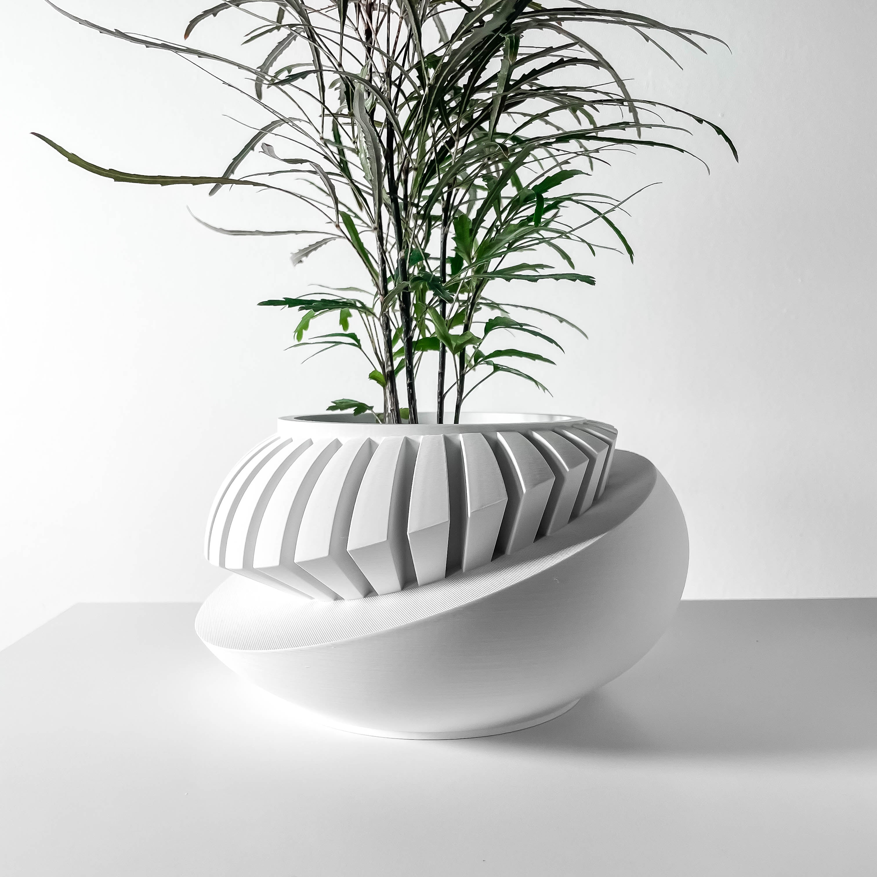 Luxar Planter Vase mit Ablauf – Luxuriöse Pflanzdekoration