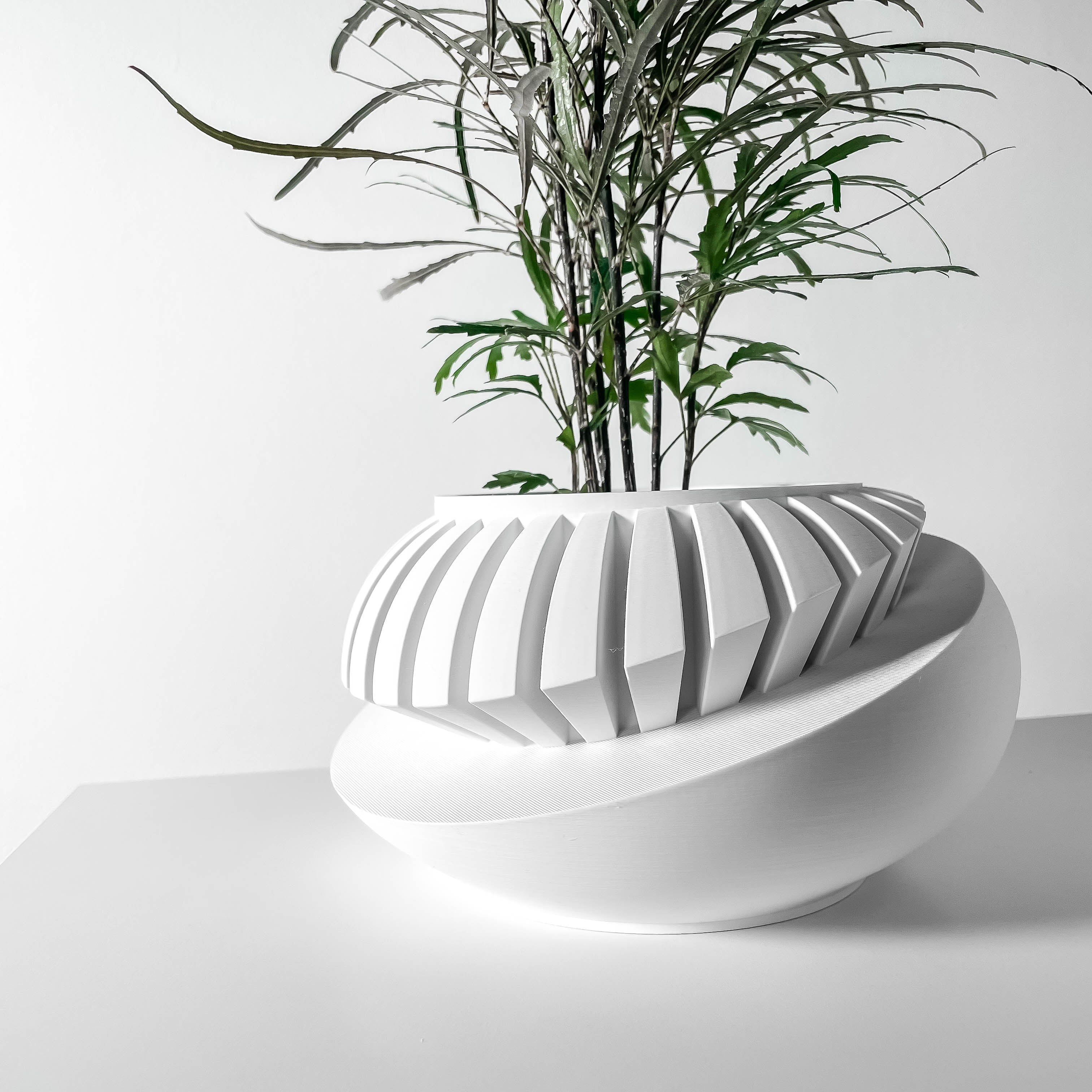 Luxar Planter Vase mit Ablauf – Luxuriöse Pflanzdekoration