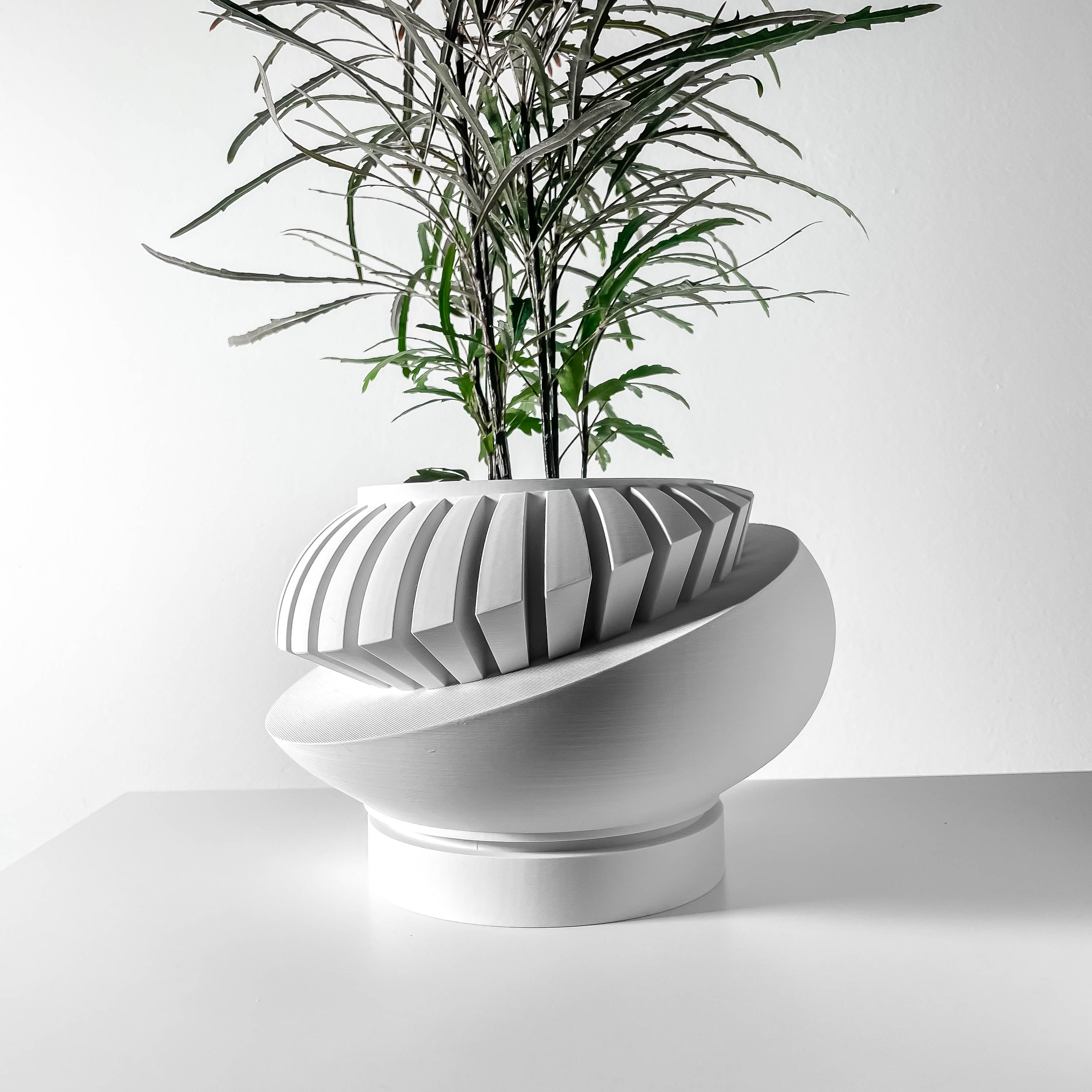 Luxar Planter Vase mit Ablauf – Luxuriöse Pflanzdekoration