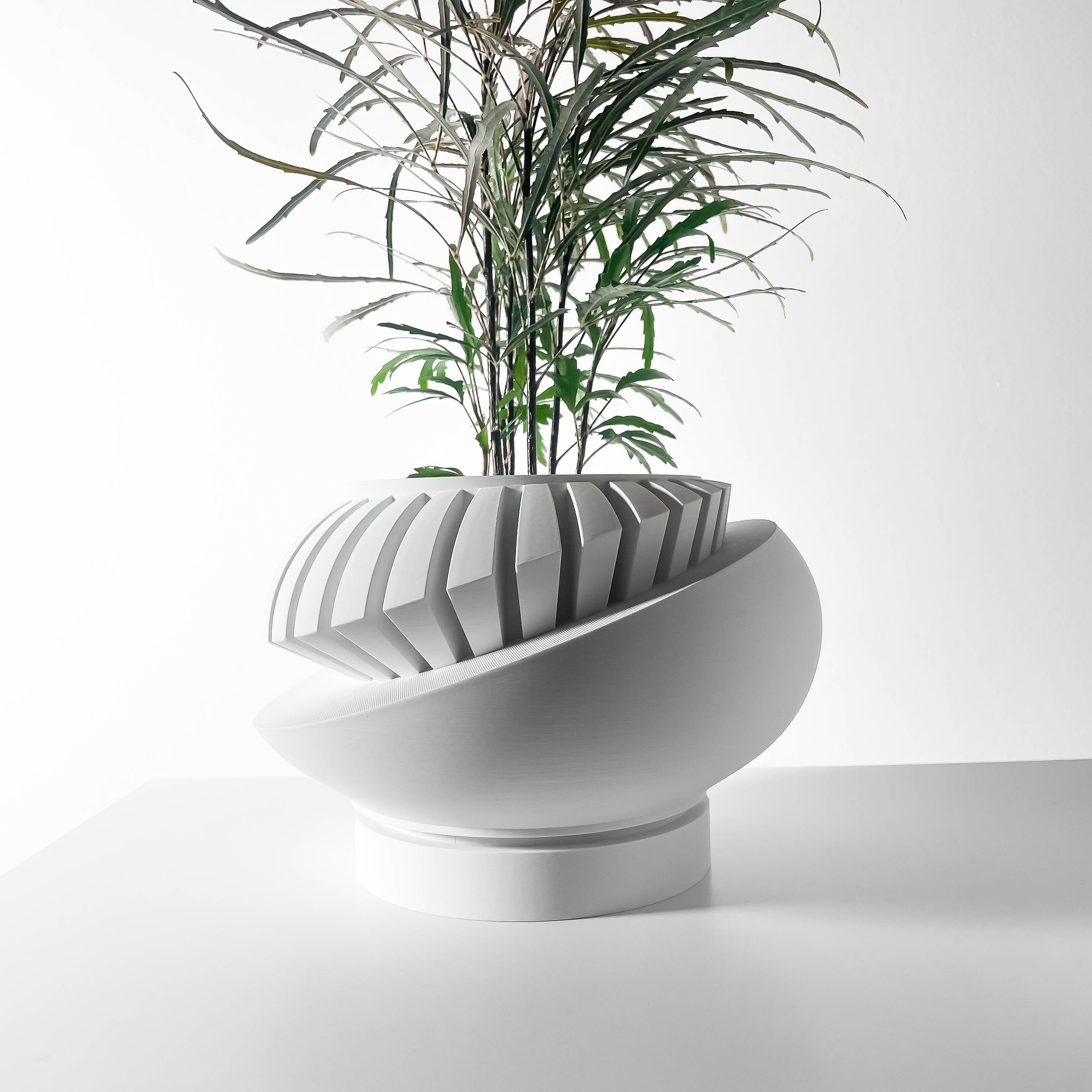 Luxar Planter Vase mit Ablauf – Luxuriöse Pflanzdekoration